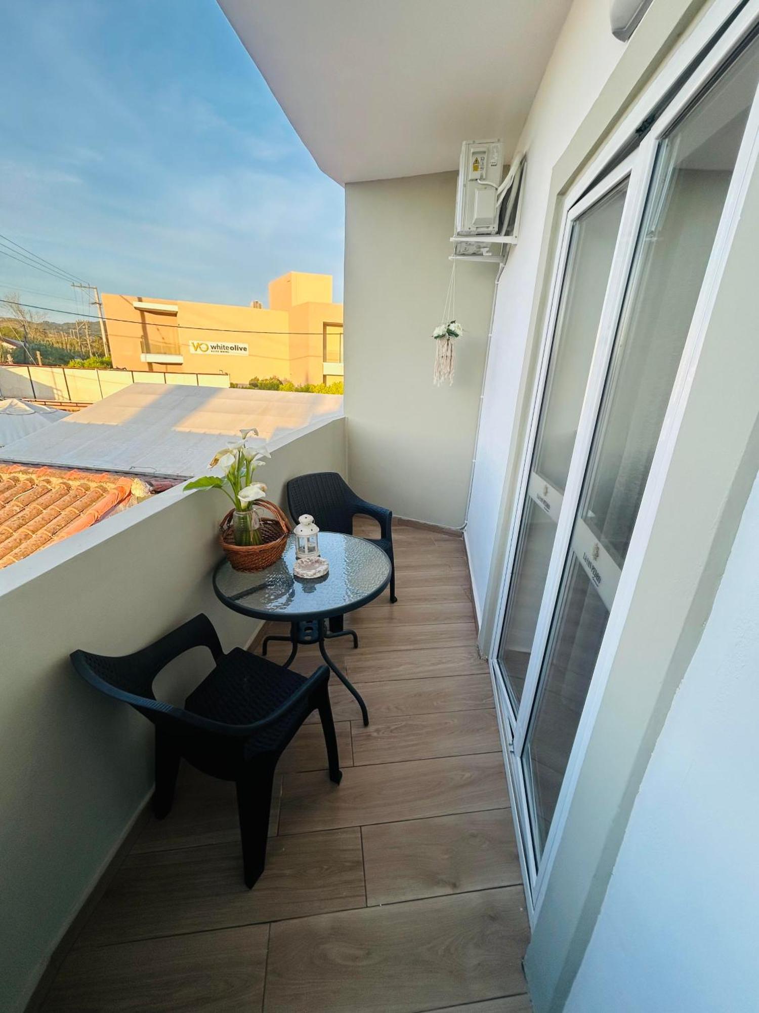Pedro Navarino Vi Apartment